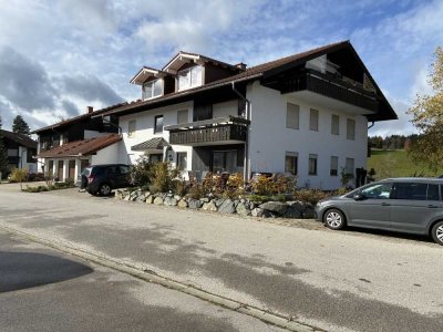 Traumhafte 4-Zimmer-Dachgeschosswohnung mit Bergblick, zwei Balkonen und Garagenstellplatz