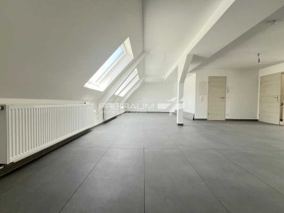 FREIRAUM4 +++ Top renovierte DG-Wohnung im Herzen der Siegener-Oberstadt!