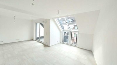 Rath -Heumar! Moderne 2 Zi.- Whg., Aufzug, Balkon, Stellplatz auf Wunsch / Ladestation E - Auto