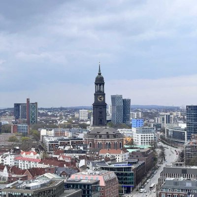 *** DISKRETE VERMARKTUNG - Hochwertige 2 Zimmer-Wohnung mit Fahrstuhl und TG in  Poppenbüttel ***