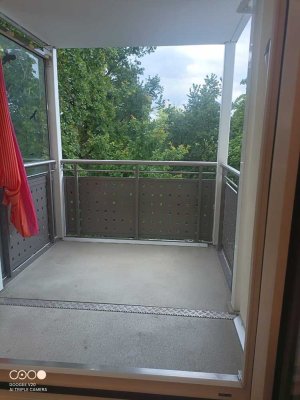 Exklusive, gepflegte 2-Raum-Wohnung mit Balkon in Frankfurt