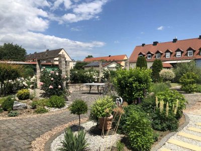 Ein- oder Zweifamilienhaus mit großem Garten in ruhiger Lage!