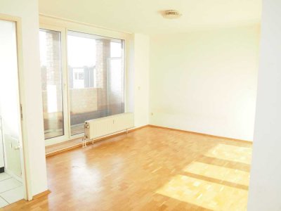 Schönes Apartment mit Sonnen-Balkon, Stellplatz & geräumigem Bad