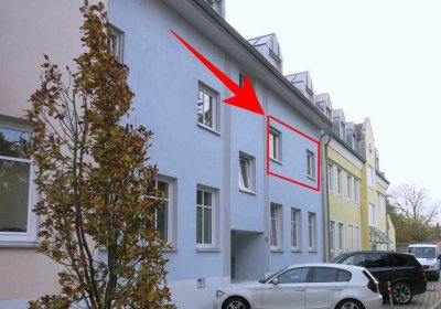 ruhige 2-Zi-Wohnung im Zentrum von DGF, 1.OG, EBK, Speiß, Bad mit Fenster, Balkon, Kellerraum, TG