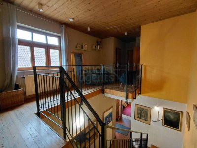 Familienfreundliches Stadthaus mit Entwicklungspotential, 6 Zimmern und Terrasse