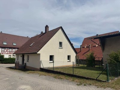 Charmantes Renovierungsprojekt mit großzügiger Scheune – Ihr neues Zuhause wartet! ** reserviert **