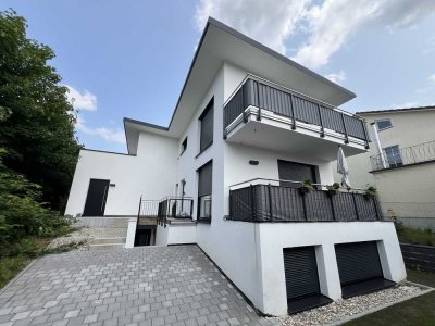Terrassenwohnung (Neubau) mit viereinhalb Zimmern und Balkon in Straubing-Ittling