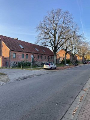 Sanierte 2-Zimmer Wohnung im denkmalgeschützten Backsteinbau incl. Terrasse und kleinen Garten