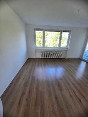 Helles 4-Zimmer-Apartment mit Balkon in Duisburg