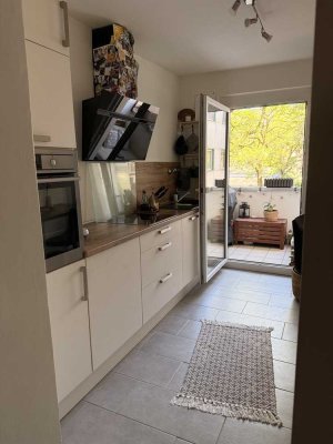 Lichtdurchflutete 2-Zimmer Wohnung mit Garage von privat