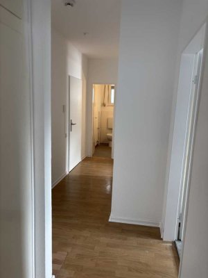 Erstbezug nach Sanierung mit EBK und Balkon: ansprechende 2-Zimmer-Wohnung in Karlsruhe