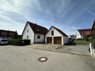 Großzügiges Einfamilienhaus mit schönem Garten und Doppelgarage in Großenried
