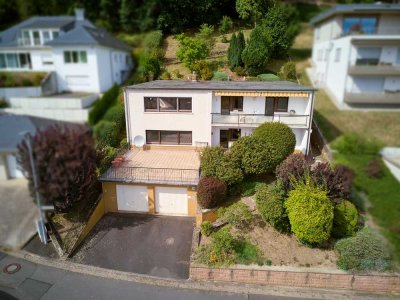 Zweifamilienhaus im Schönheitsschlaf mit unverbaubarem Blick in traumhafter Lage von Gelnhausen-S...
