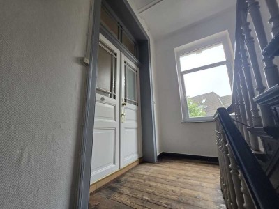 Charmante Altbauwohnung in zentraler Lage von Hameln – großzügiger Raum und historische Eleganz.