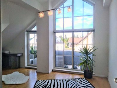 Exklusive Dachgeschosswohnung mit zwei Balkonen in kleiner Wohnanlage in Untermenzing!