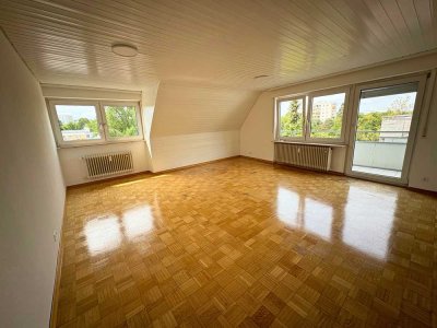 Helle 1-Zimmer-Dachgeschosswohnung mit neuer Küche und Blick zum Böblinger See!