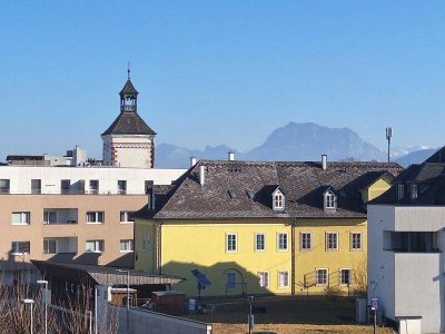 ERSTBEZUG Sonnige Zentrallage mit Blick zum Traunstein