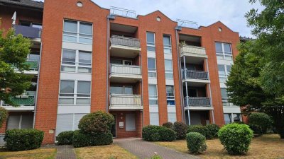 möbliertes Appartement mit Balkon, Einbauküche und TG-Stellplatz in Neuss