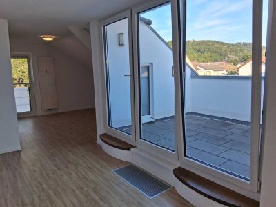 Moderne, gemütliche Dachgeschosswohnung mit Balkon in Weinheim