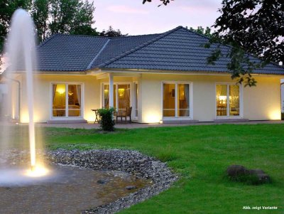 Schönes Grundstück - Schicker Bungalow: In Destedt am Elm nahe Braunschweig und Wolfsburg