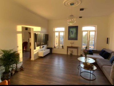 Luxus-Altbauwohnung (möbliert) am Kurpark Bad Homburg (Stadtmitte)