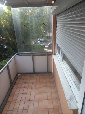 Gepflegte 2-Raum-Wohnung mit Balkon und EBK in Sindelfingen-Goldberg