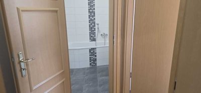 Geräumige 4-Raum-Wohnung im Zentrum – mit Balkon und Gäste WC