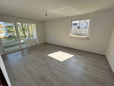 helle Modernisierte  - 3 Zimmer Wohnung im Erdgeschoss