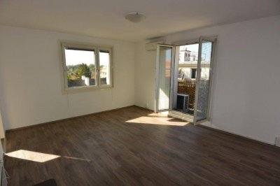 Zentral gelegenes, helles und ruhiges 1 Zimmerapartment ca. 45 m² in Fischamend!