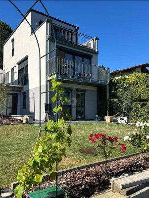 MÖBLIERTER WOHNHIT MIT BLICK AUF DIE WEINBERGE - 1 JAHR, VERLÄNGERUNGSOPTION