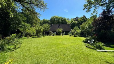 Großes Haus mit Gartenparadies am Wald