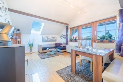 hell, offen, charmant - Dachgeschoßwohnung im Zentrum von Neumarkt am Wallersee