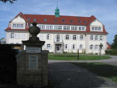 STADTRESIDENZ 
gigantische 4-Zimmer-Wohnung
Villinger Straße/ehemalige
Lehrerakademie
2. Dachges