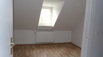 4 Zimmer - schnuckelig aufgeteilt ? Bitte sehr ! :-) Frei ab sofort, provisionsfrei !