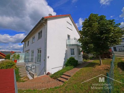Großzügige Doppelhaushälfte mit Garage in ruhiger u. sonniger Lage nahe dem Main-Donau-Kanal