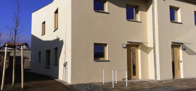 Helle 3-Zimmer Terrassenwohnung mit kleinem Privatgarten in Markkleeberg