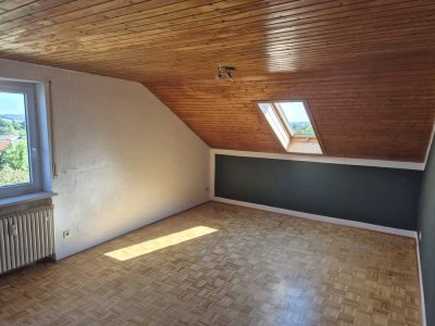 Helle 3-Zimmer-Dachgeschosswohnung mit tollem Blick über Pfaffenhofen