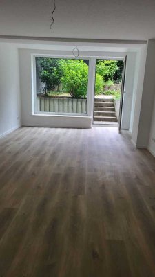 Kernsanierte  3,5-Zimmer-EG Wohnung mit Garten zur Alleinnutzung