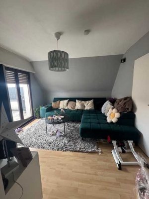 Gepflegte 2-Raum-Wohnung mit Terrasse und EBK in Kelkheim (Taunus)