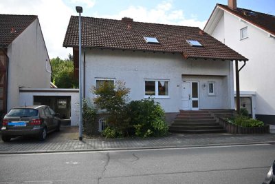 Freistehendes, sehr ansprechendes Einfamilienhaus mit Garage