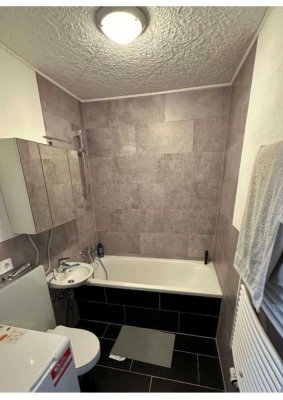 moderne 3-Raumwohnung mit EBK & Badewanne in Mülsen