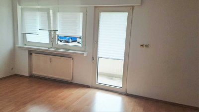 Sofort verfügbar: Attraktive 2,5-Zimmer-Hochparterre-Wohnung mit Balkon und EBK in Bochum