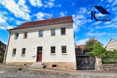 Einfamilienhaus mit Einbauküche, Garage und Gartenbereich im Herzen von Droyßig zu verkaufen!