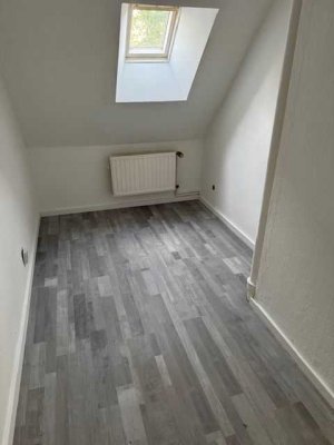 Zentral gelegene 2,5-Dachgeschoss-Zimmer-Wohnung in Hannover