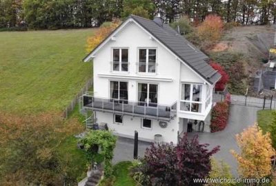 Reserviert: Hochwertiges Einfamilienhaus mit Blick über das Sauerland – ideal für Paare und Familien