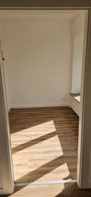 Attraktive und vollst. renovierte 3-Raum-EG-Wohnung mit geh. Innenausstattung mit Balkon in Detmold