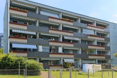 ***Einziehen und wohlfühlen*** Geräumige 3-Raum-Wohnung mit großem Balkon und Aufzug