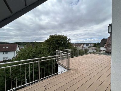 Exklusive 4,5-Zimmer-DG-Wohnung mit gehobener Innenausstattung mit Dachterrasse und EBK