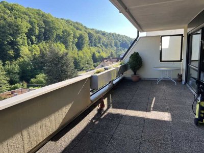 Saarbrücken. Großzügige ETW mit 4 ZKB und 2 Balkonen, in Zentrumsnähe
