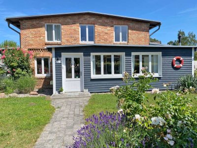 Küstenjuwel zwischen Salzhaff und Ostsee -  Doppelhaushälfte mit luxuriösem Interieur